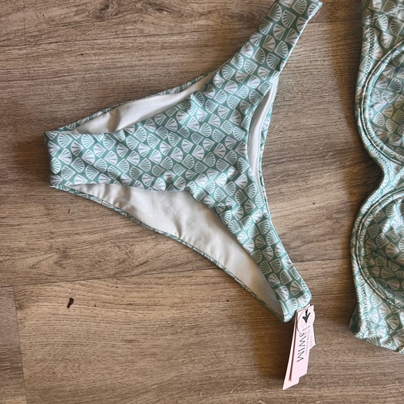 Victoria’s Secret matching swimsuit - Picture 7 of 8